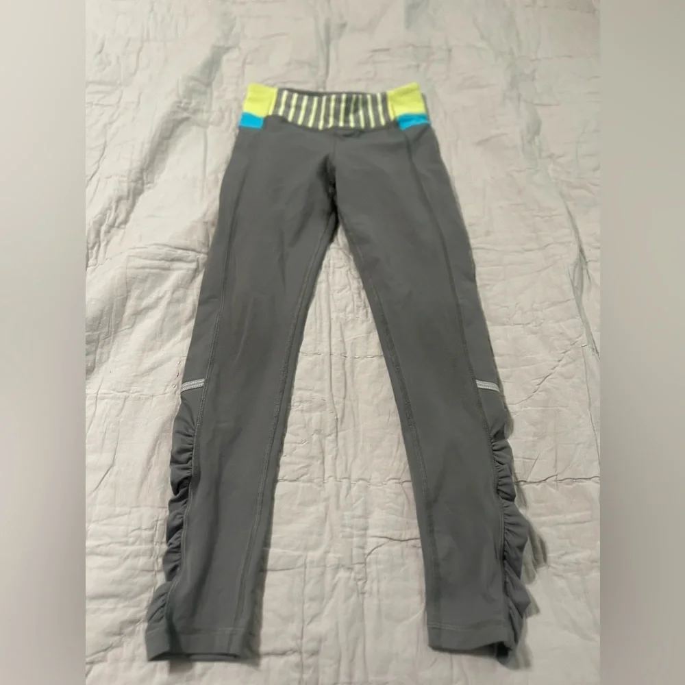 Ivivva Size  6 Leggings Gray Blue Green Rusched Legs